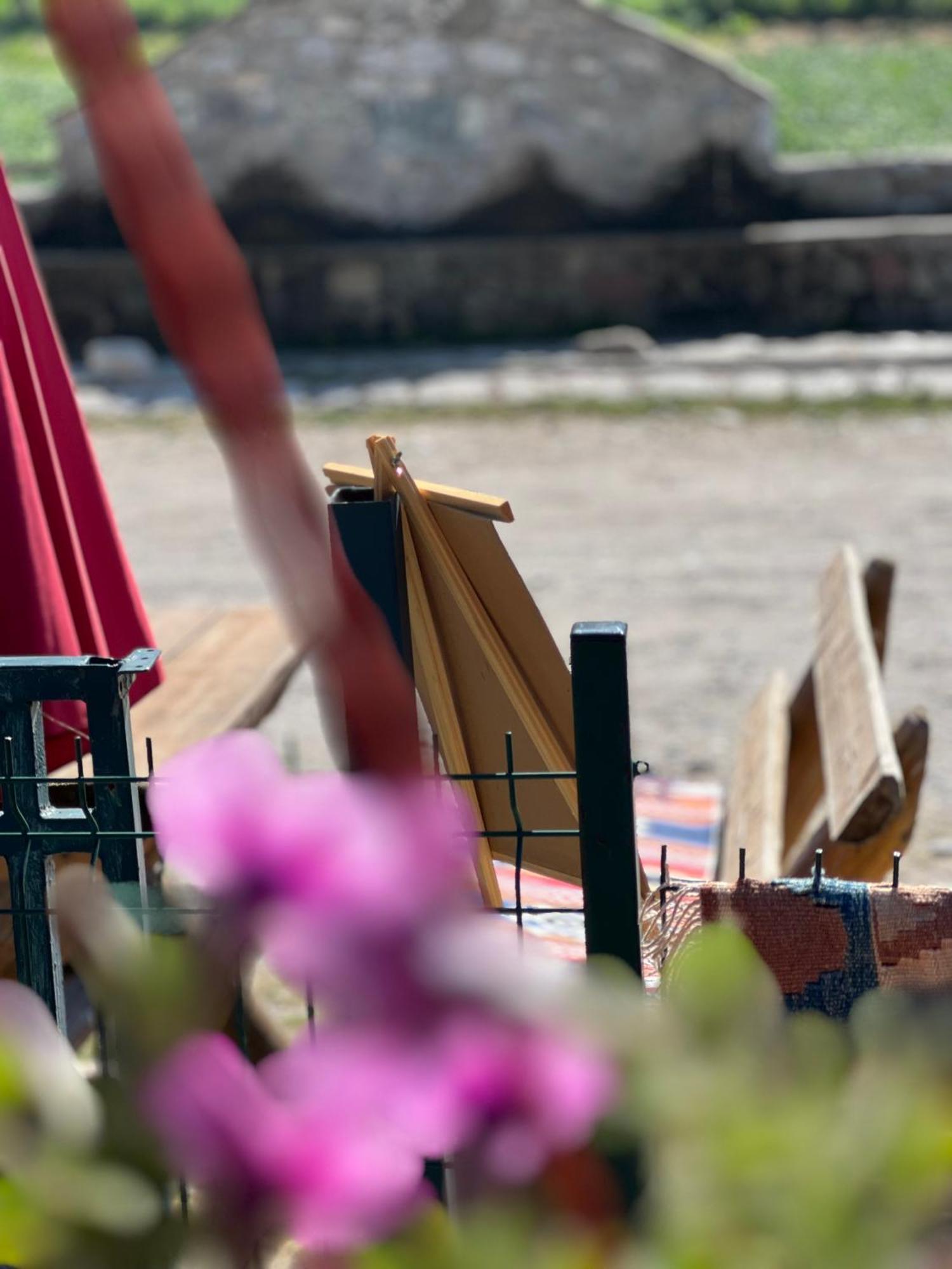 Kod Kapetana Tea Bed & Breakfast Gornji Lukomir Екстериор снимка